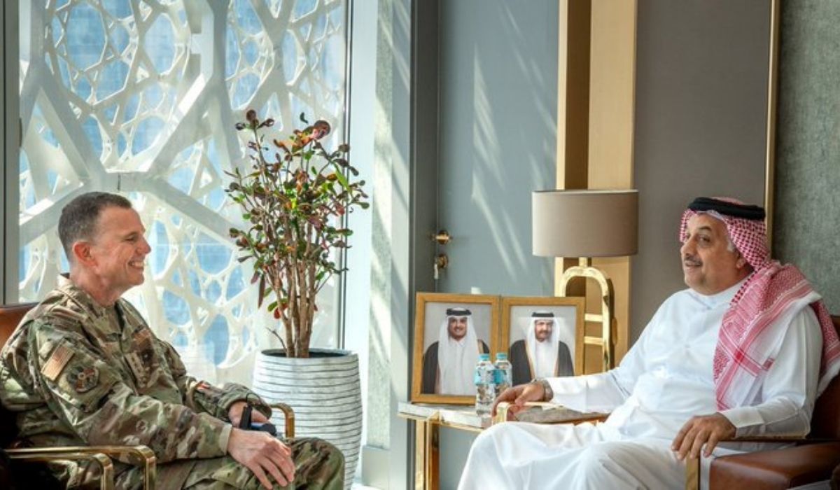 Defense Minister meets US Air Forces Commander